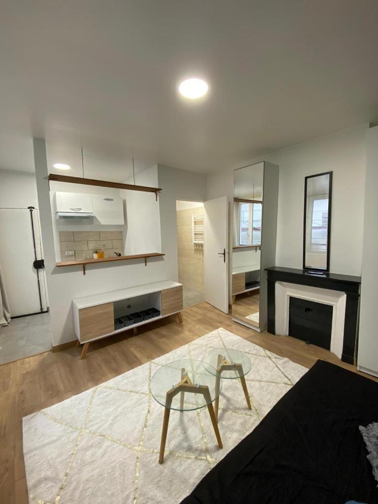 Equipe, Lumineux A Appartement Parijs